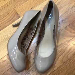 Women’s pumps